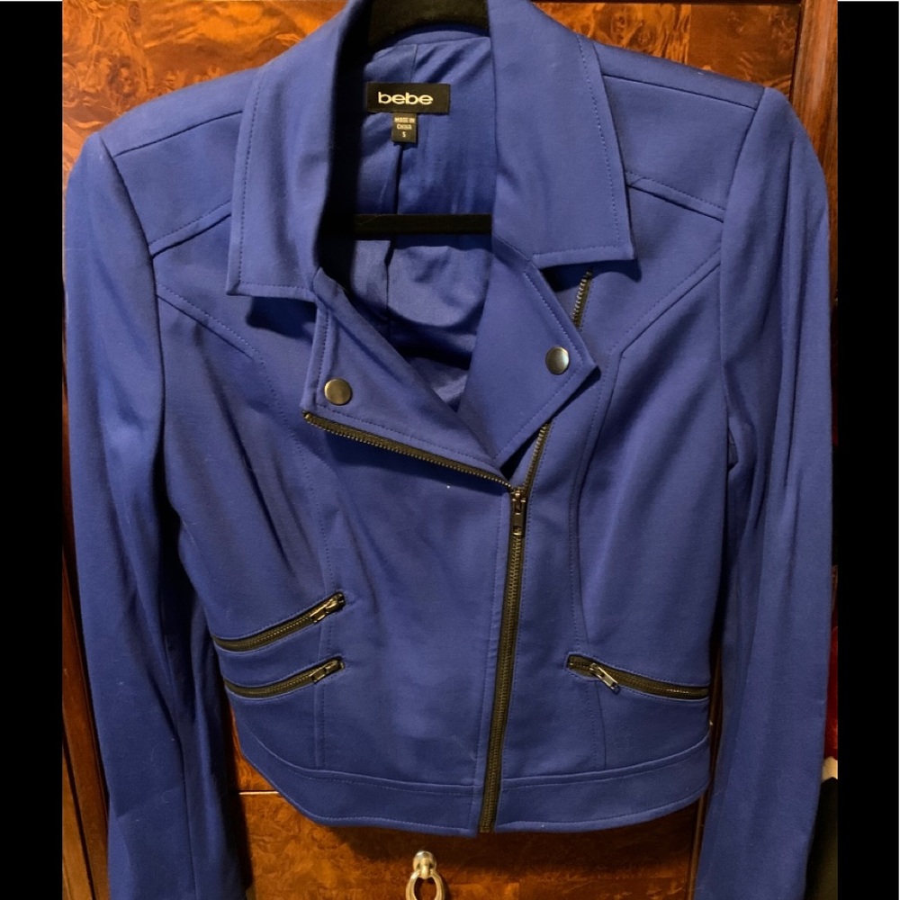 Bebe dressy jacket with black zippers